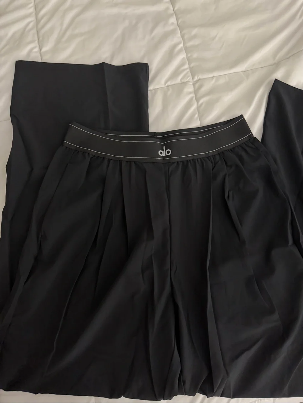 All yoga suit up trousers M NWOT